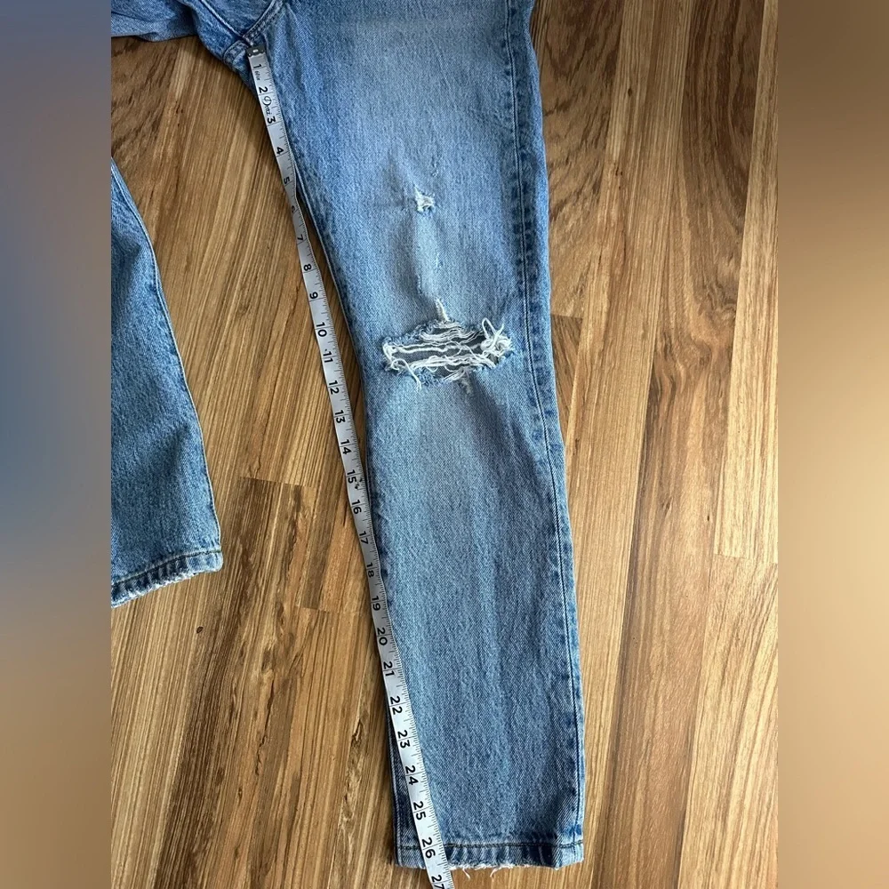 Levi’s 501 Skinny Jeans Women’s Size W24 L28 Light Blue Distressed Button Fly